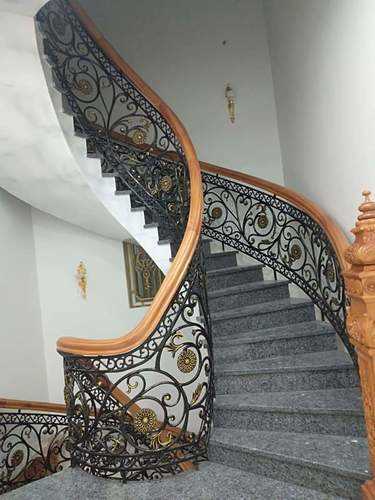 mẫu cầu thang sắt mỹ thuật biệt thự đẹp ở miền Tây